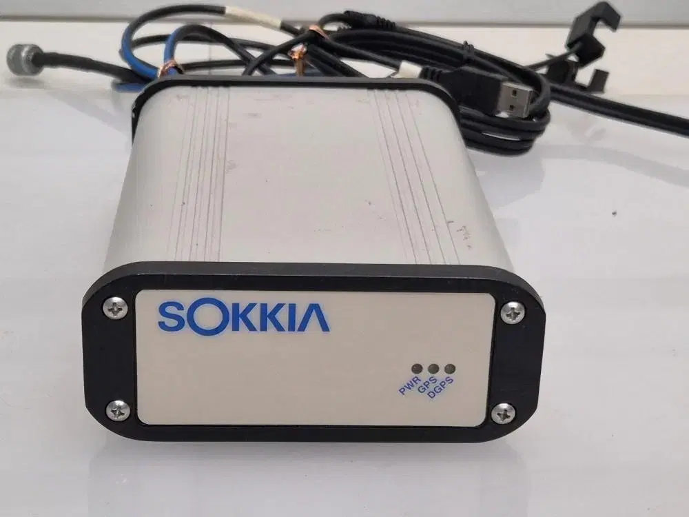 SOKKIA  GIR1400 RECEIVER.